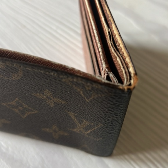 Authentic Louis Vuitton Billfold Wallet - Picture 13 of 17